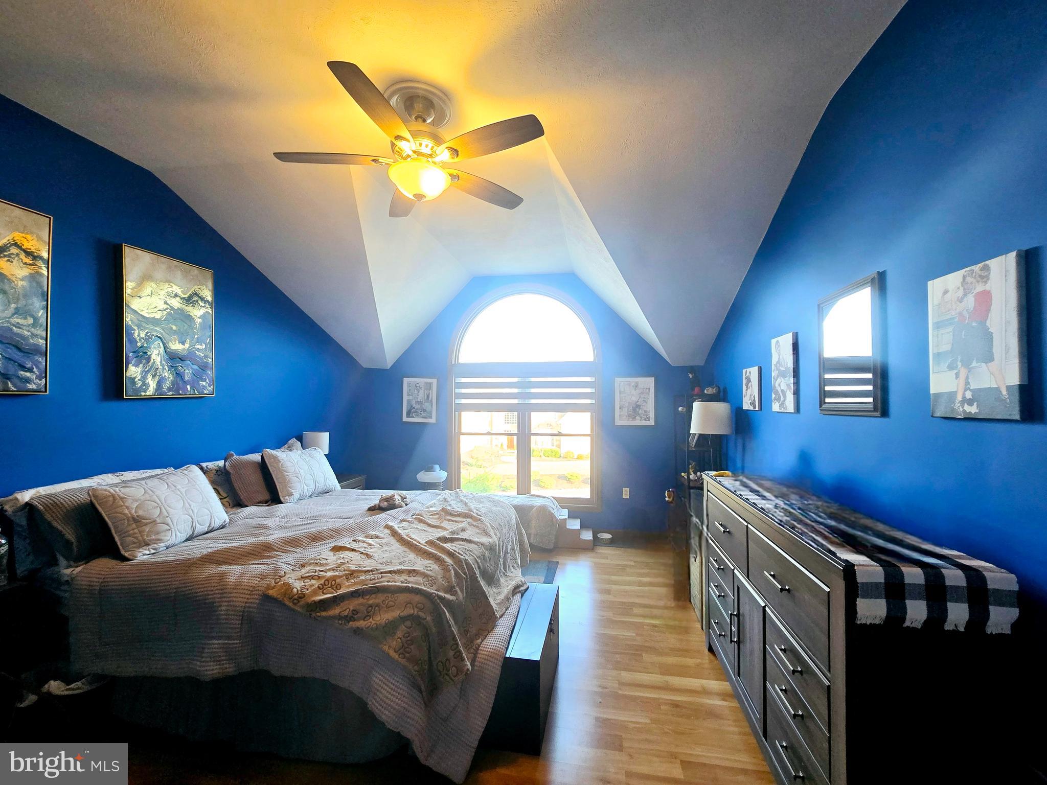 BLUE MOUNTAIN LAKE EST - Residential