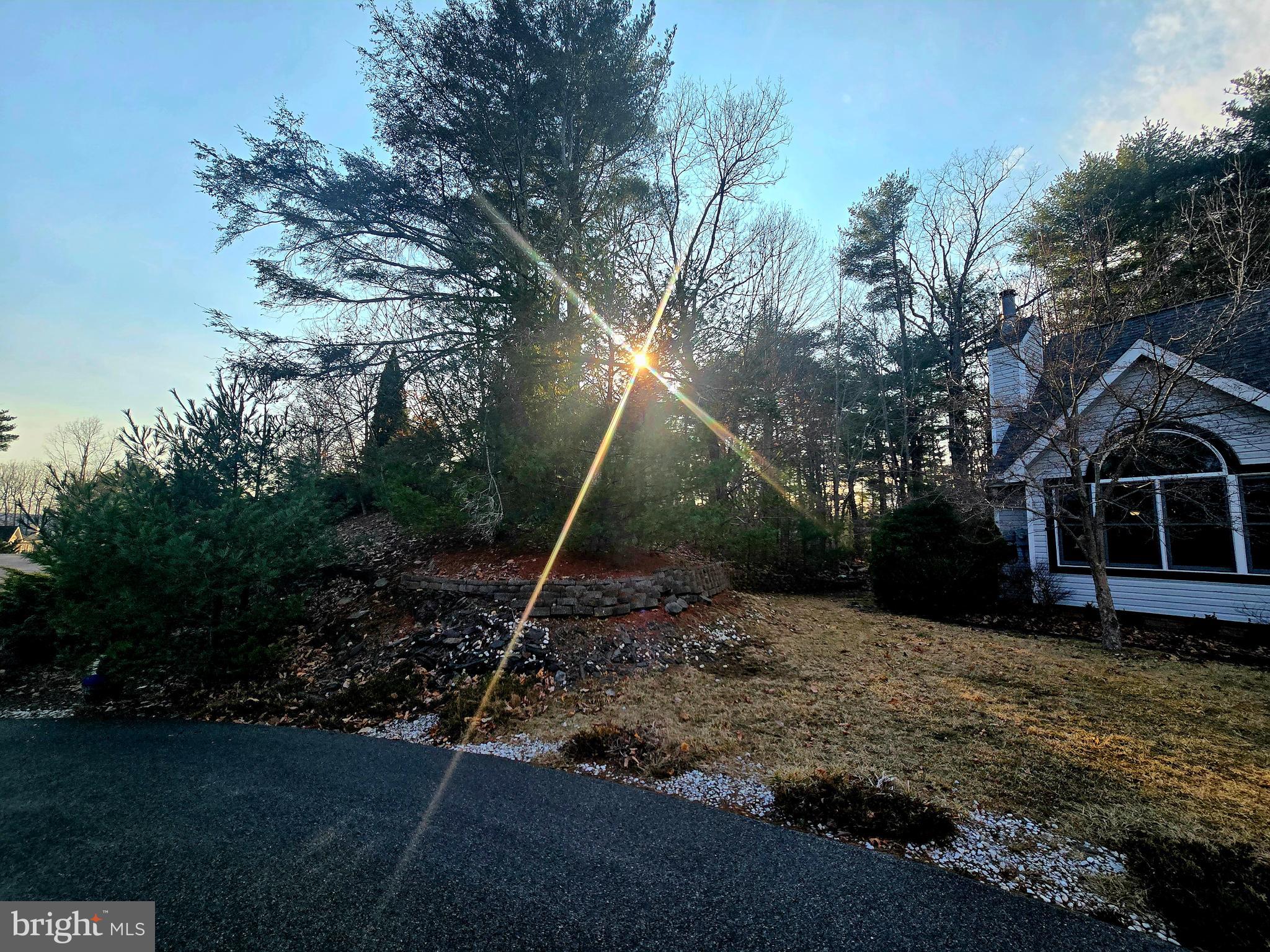 BLUE MOUNTAIN LAKE EST - Residential