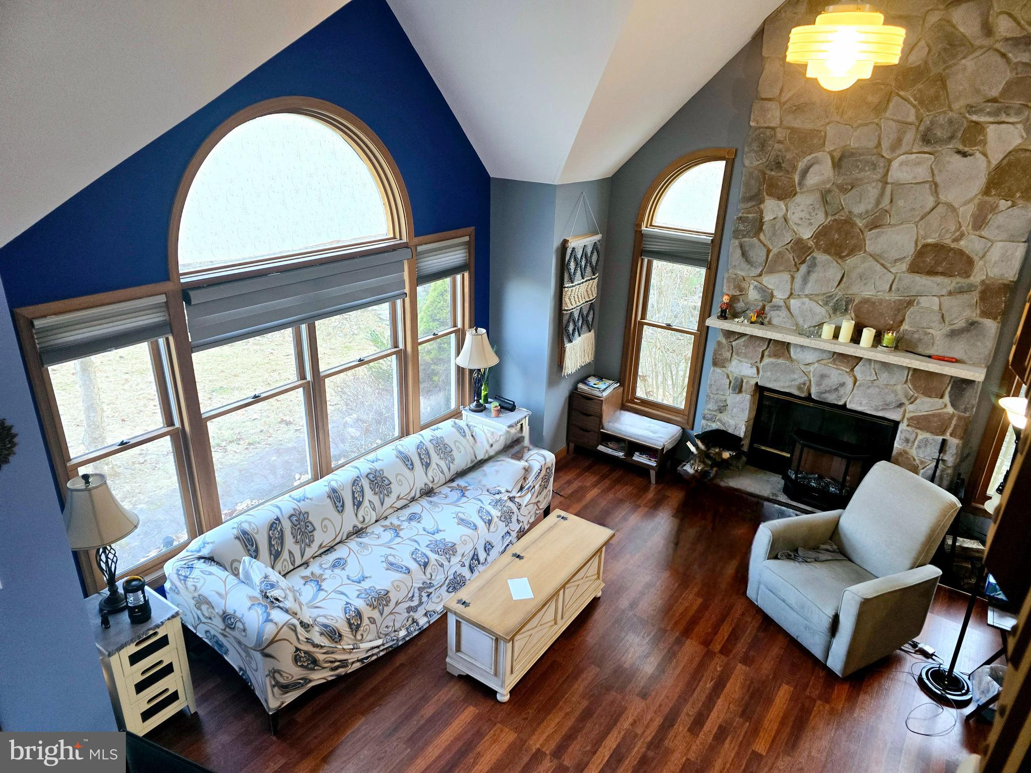 BLUE MOUNTAIN LAKE EST - Residential