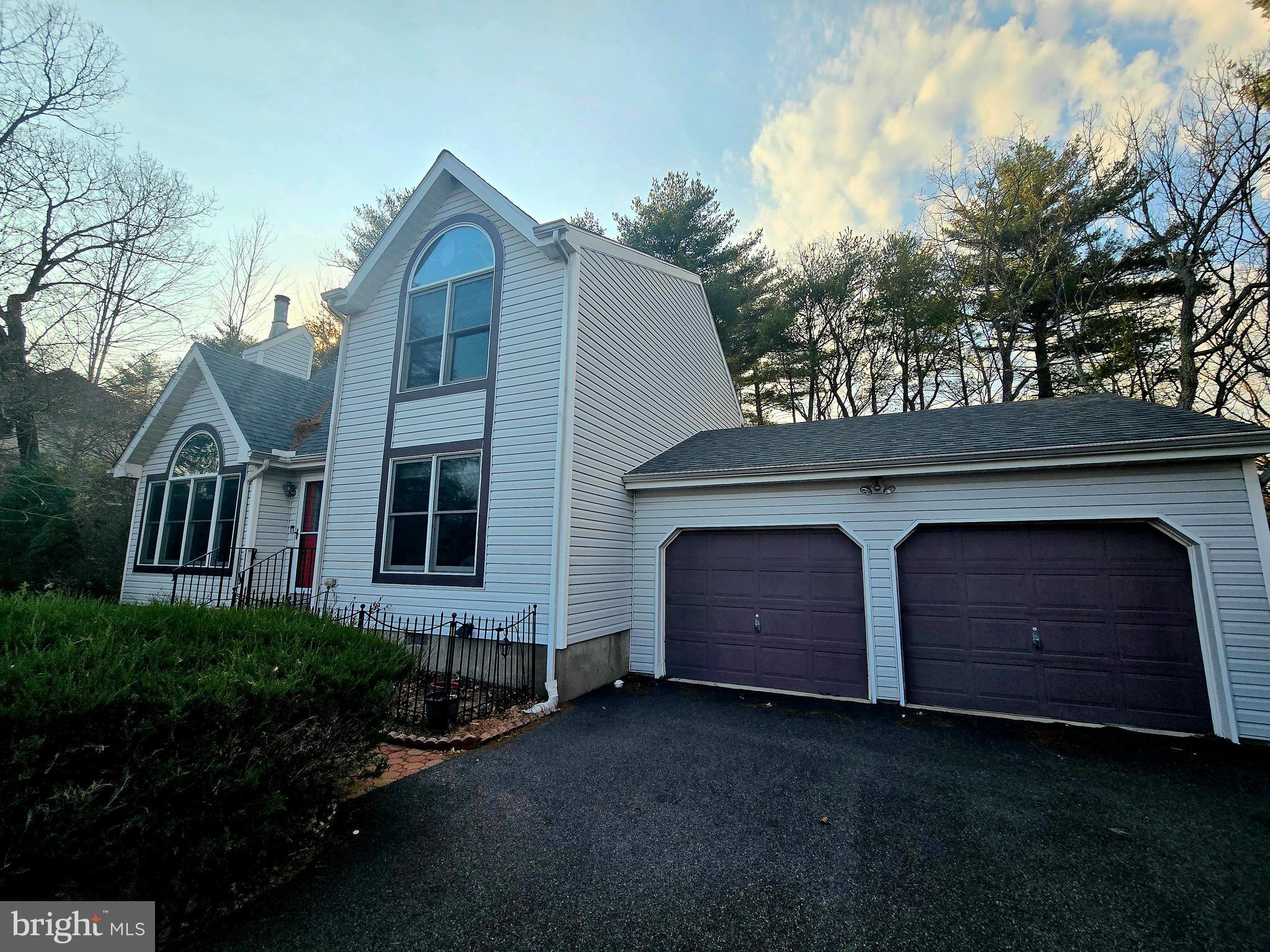 BLUE MOUNTAIN LAKE EST - Residential