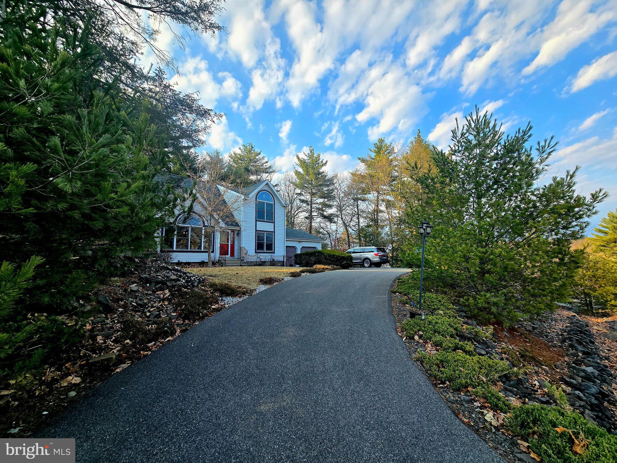 BLUE MOUNTAIN LAKE EST - Residential