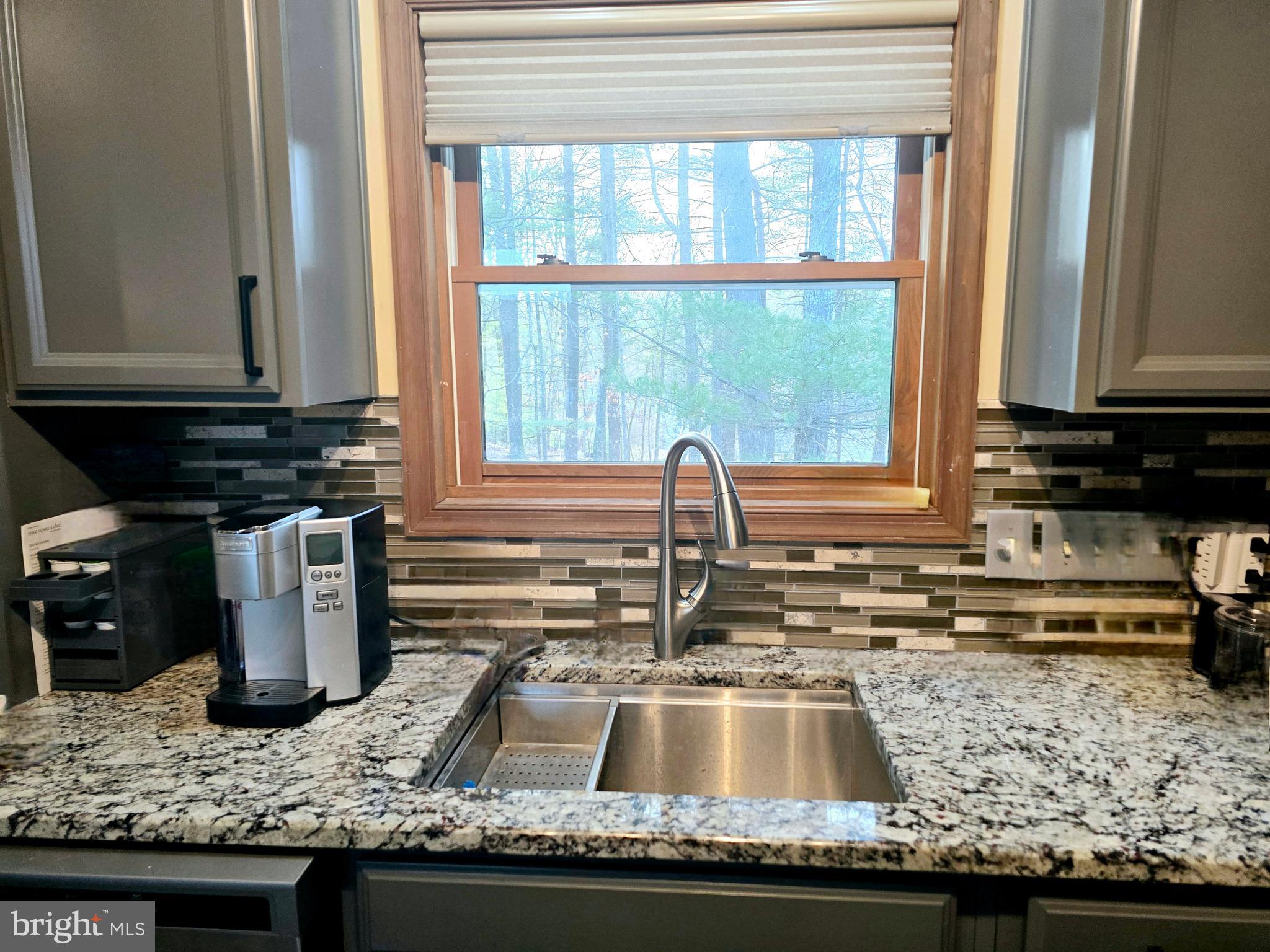 BLUE MOUNTAIN LAKE EST - Residential