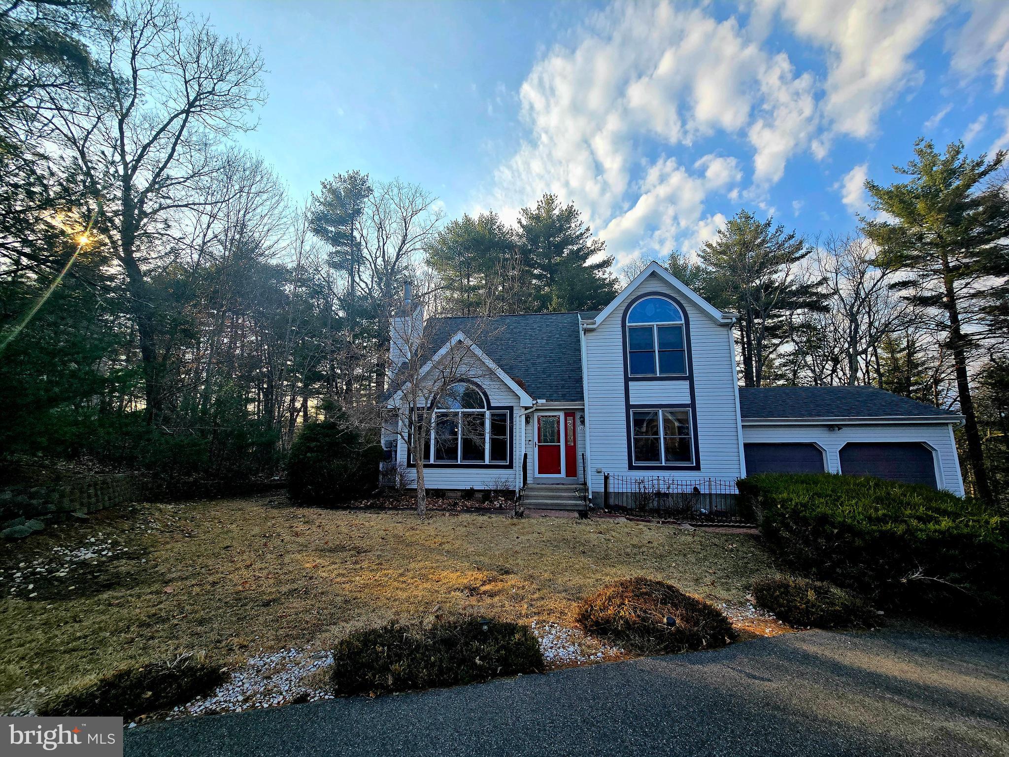 BLUE MOUNTAIN LAKE EST - Residential