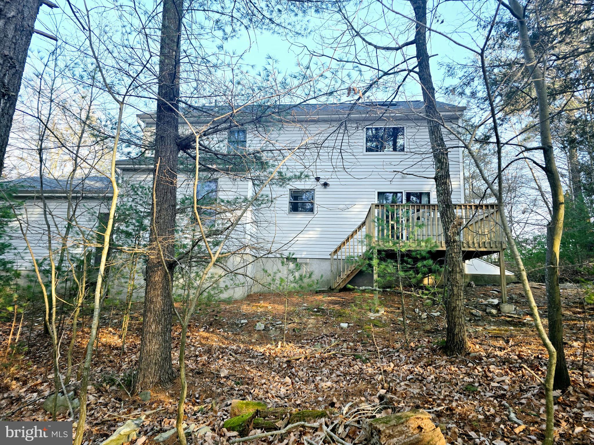 BLUE MOUNTAIN LAKE EST - Residential