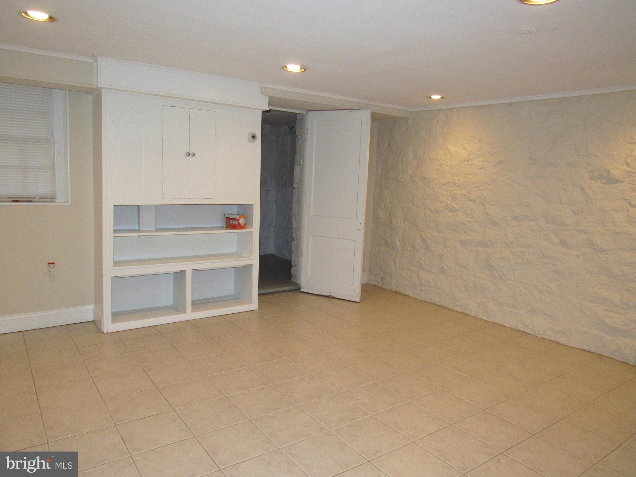 BRANDON VILLAGE - Residential