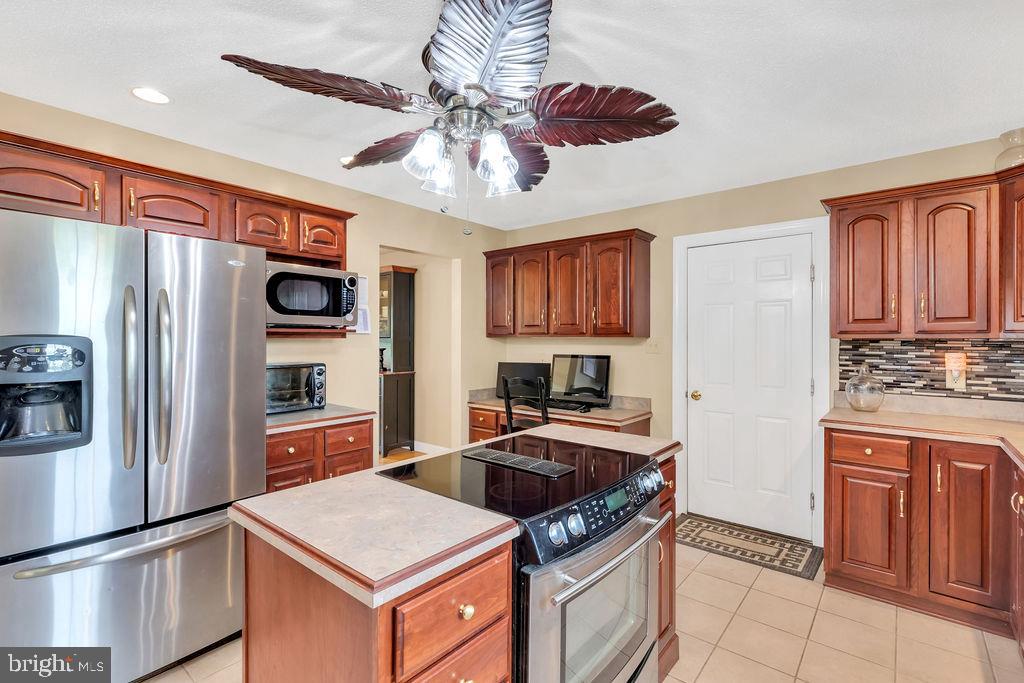 WATERSTONE FIELDS - Residential