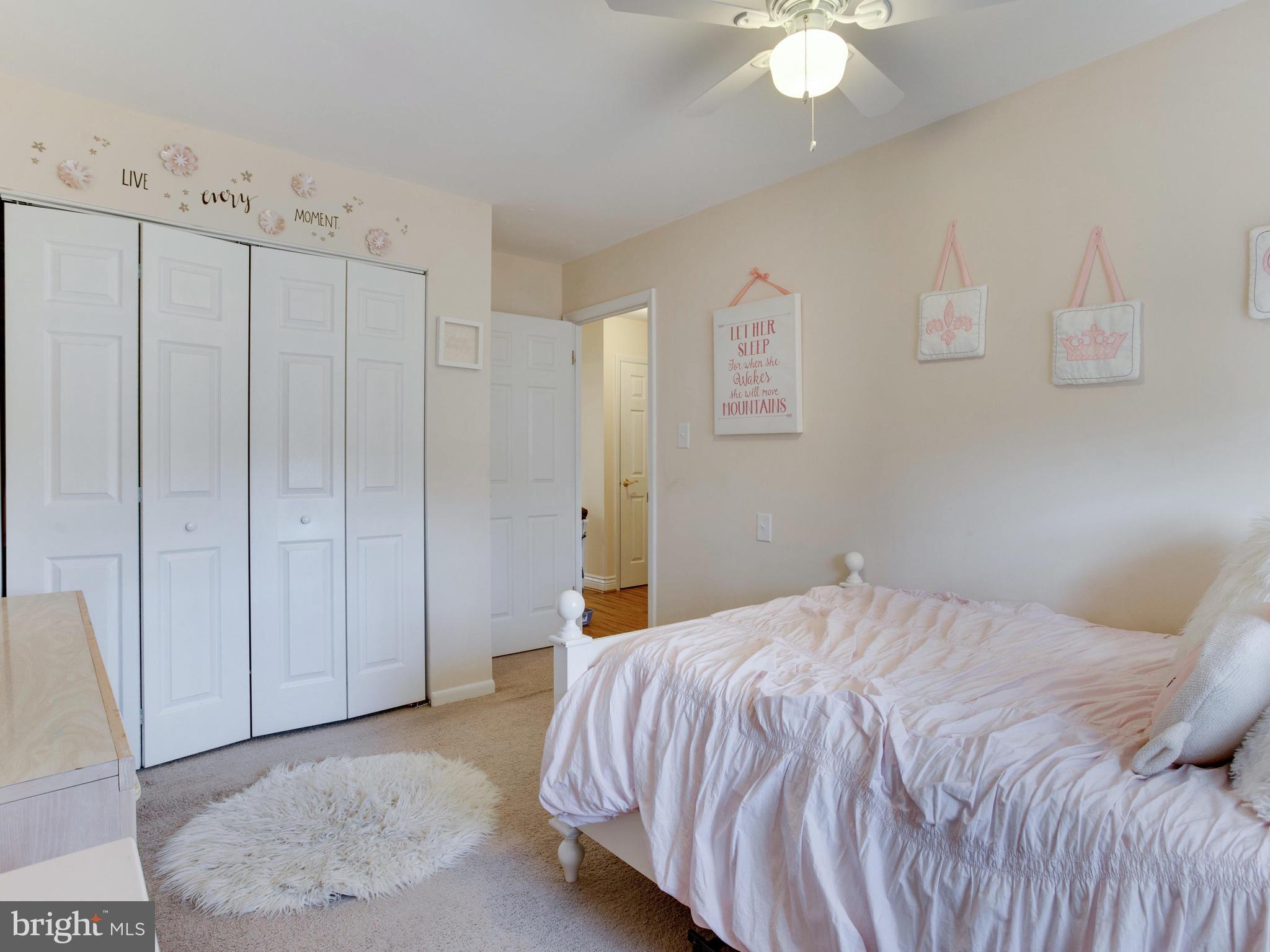 WOODLAND BEACH - Residential