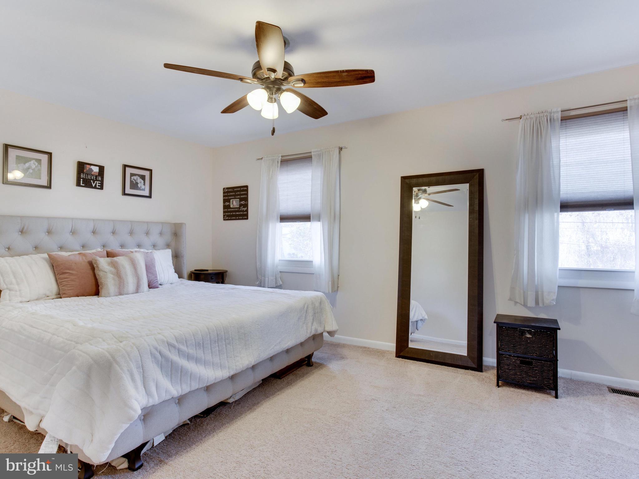 WOODLAND BEACH - Residential