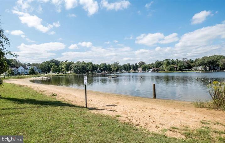 WOODLAND BEACH - Residential