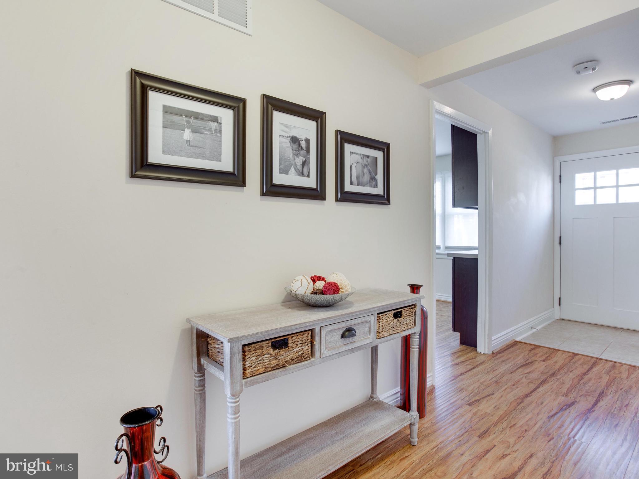 WOODLAND BEACH - Residential