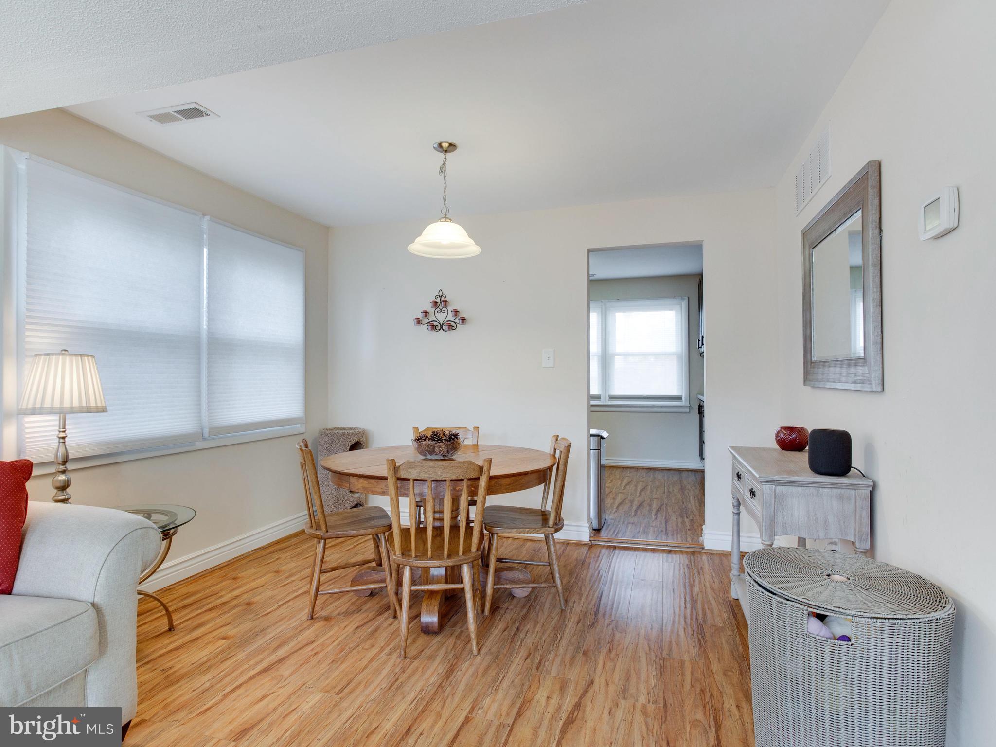 WOODLAND BEACH - Residential