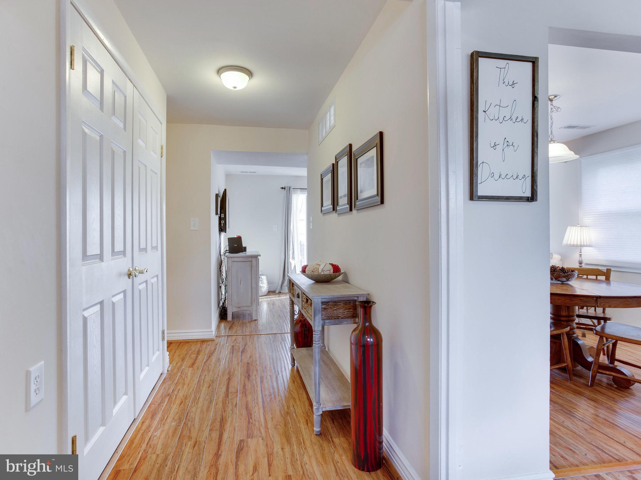 WOODLAND BEACH - Residential