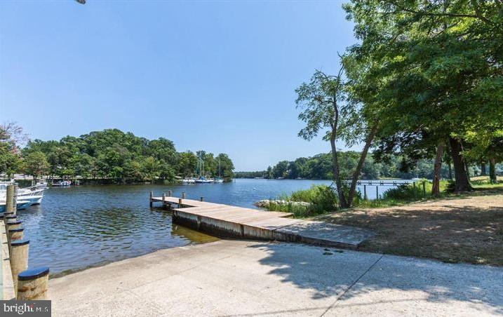 WOODLAND BEACH - Residential