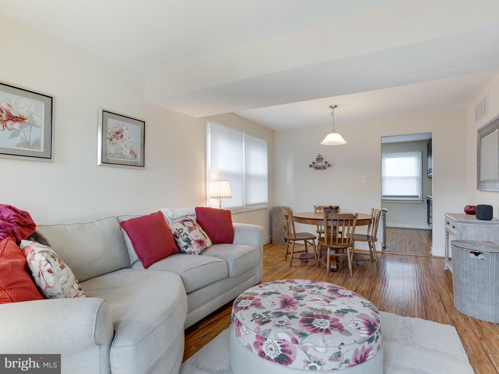 WOODLAND BEACH - Residential