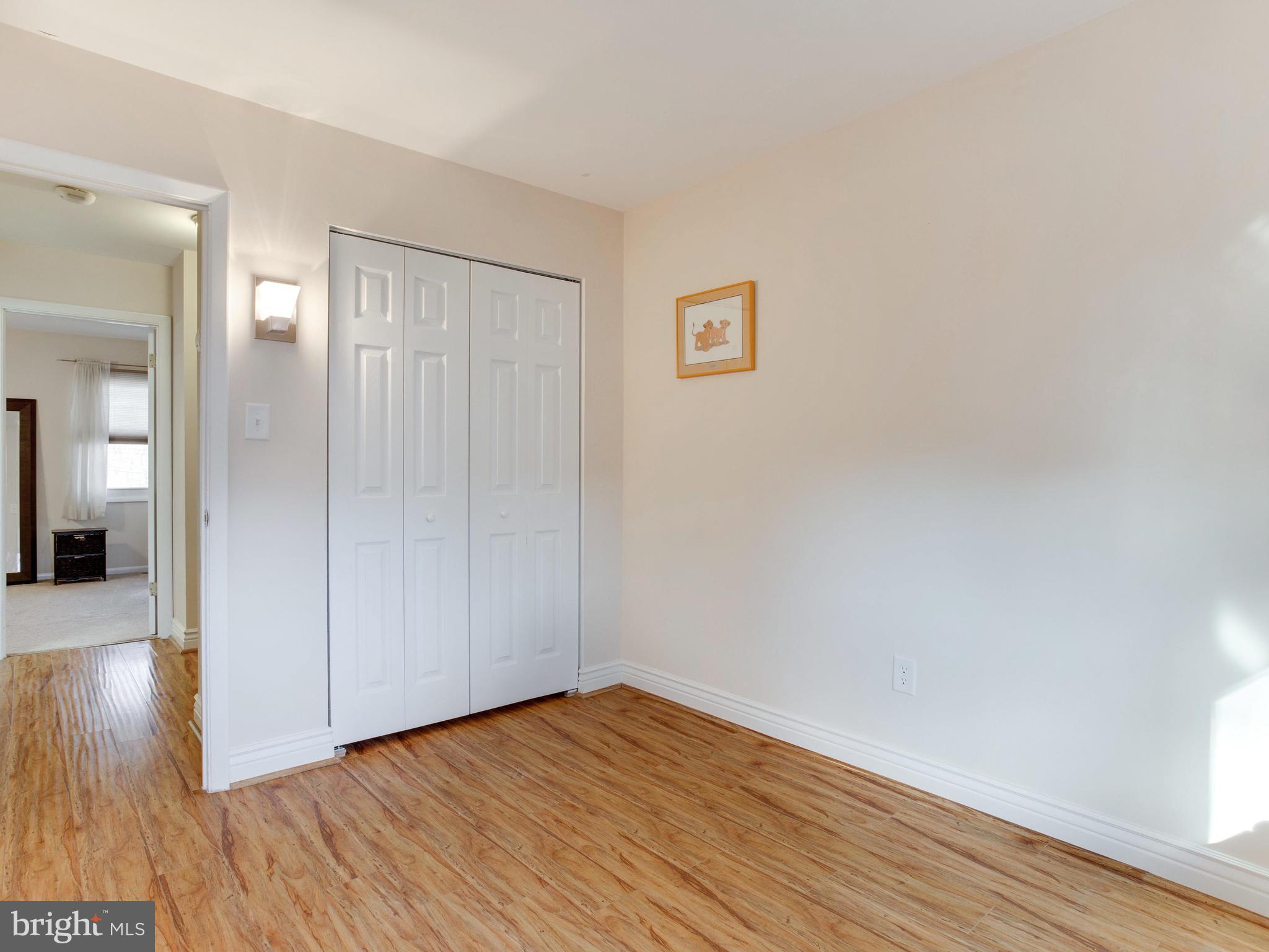 WOODLAND BEACH - Residential