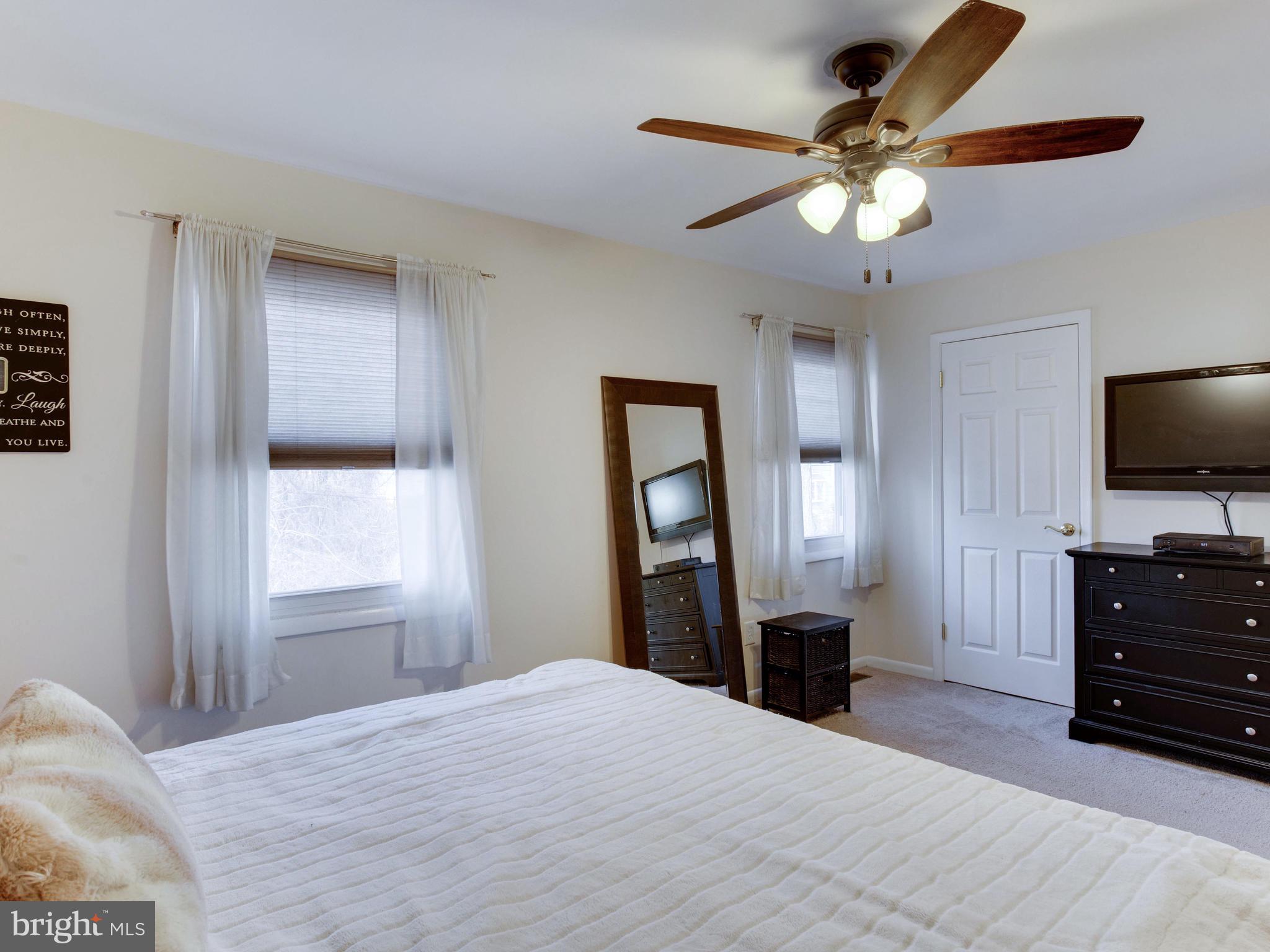 WOODLAND BEACH - Residential