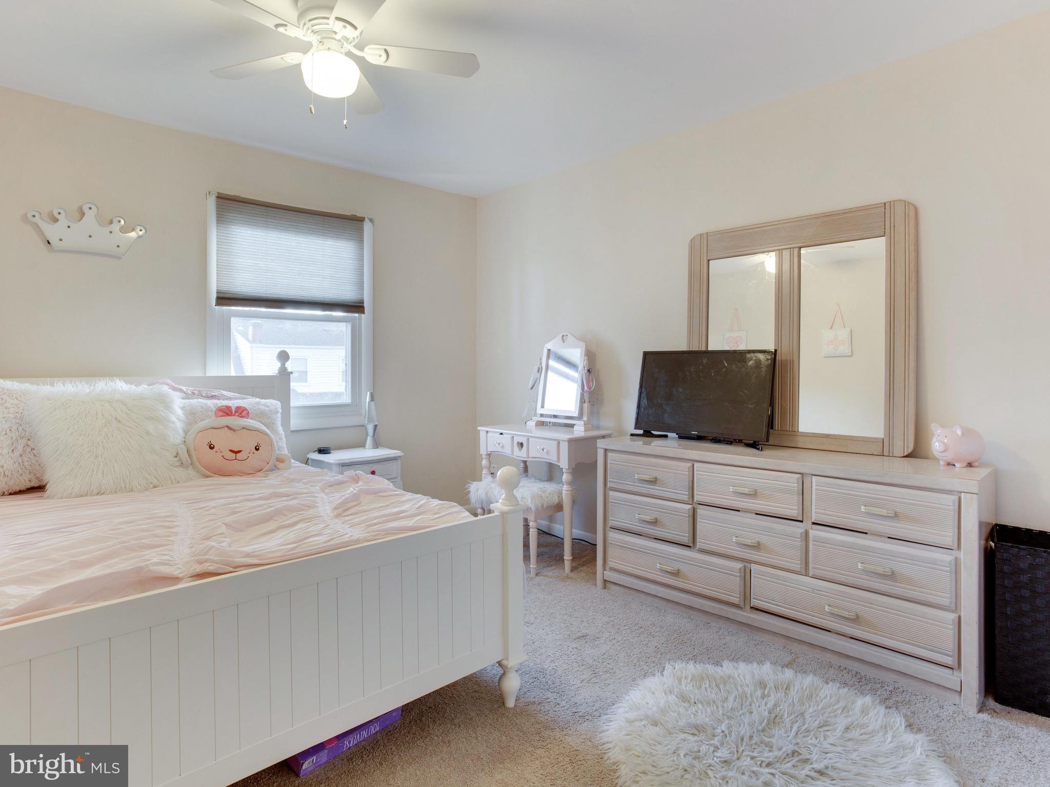 WOODLAND BEACH - Residential