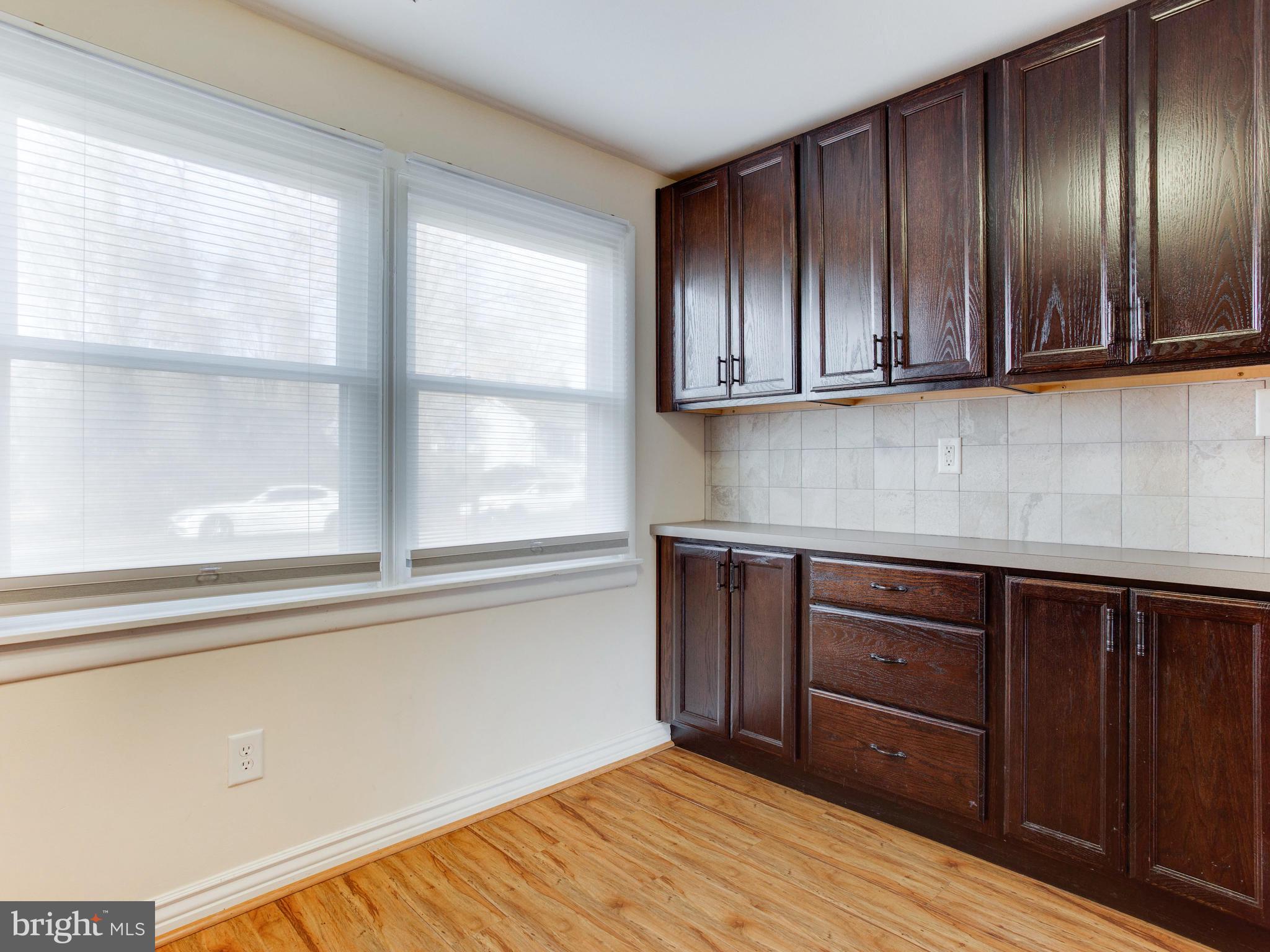 WOODLAND BEACH - Residential