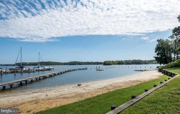 WOODLAND BEACH - Residential