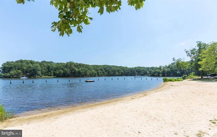 WOODLAND BEACH - Residential