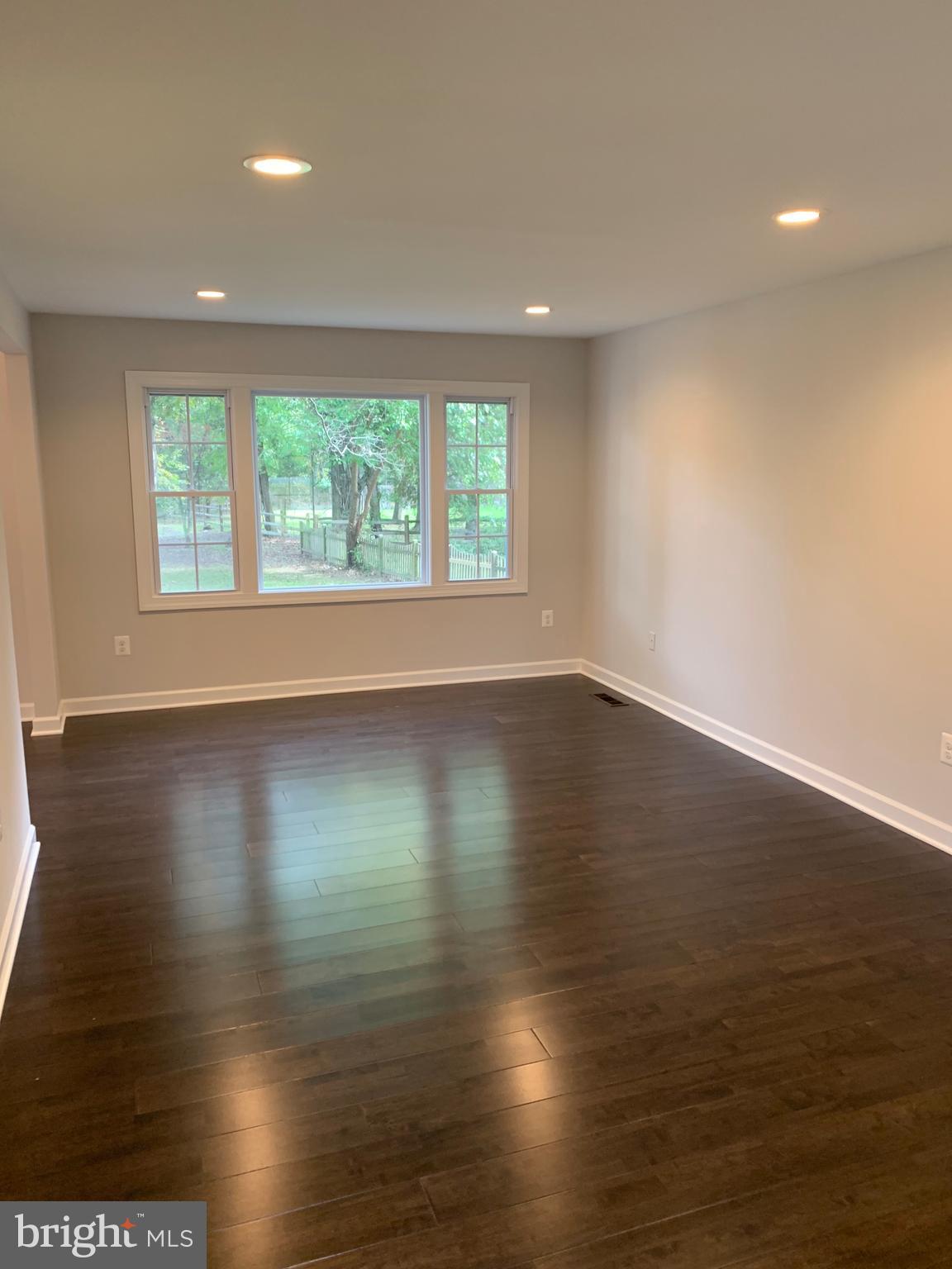 STRATTON WOODS - Residential