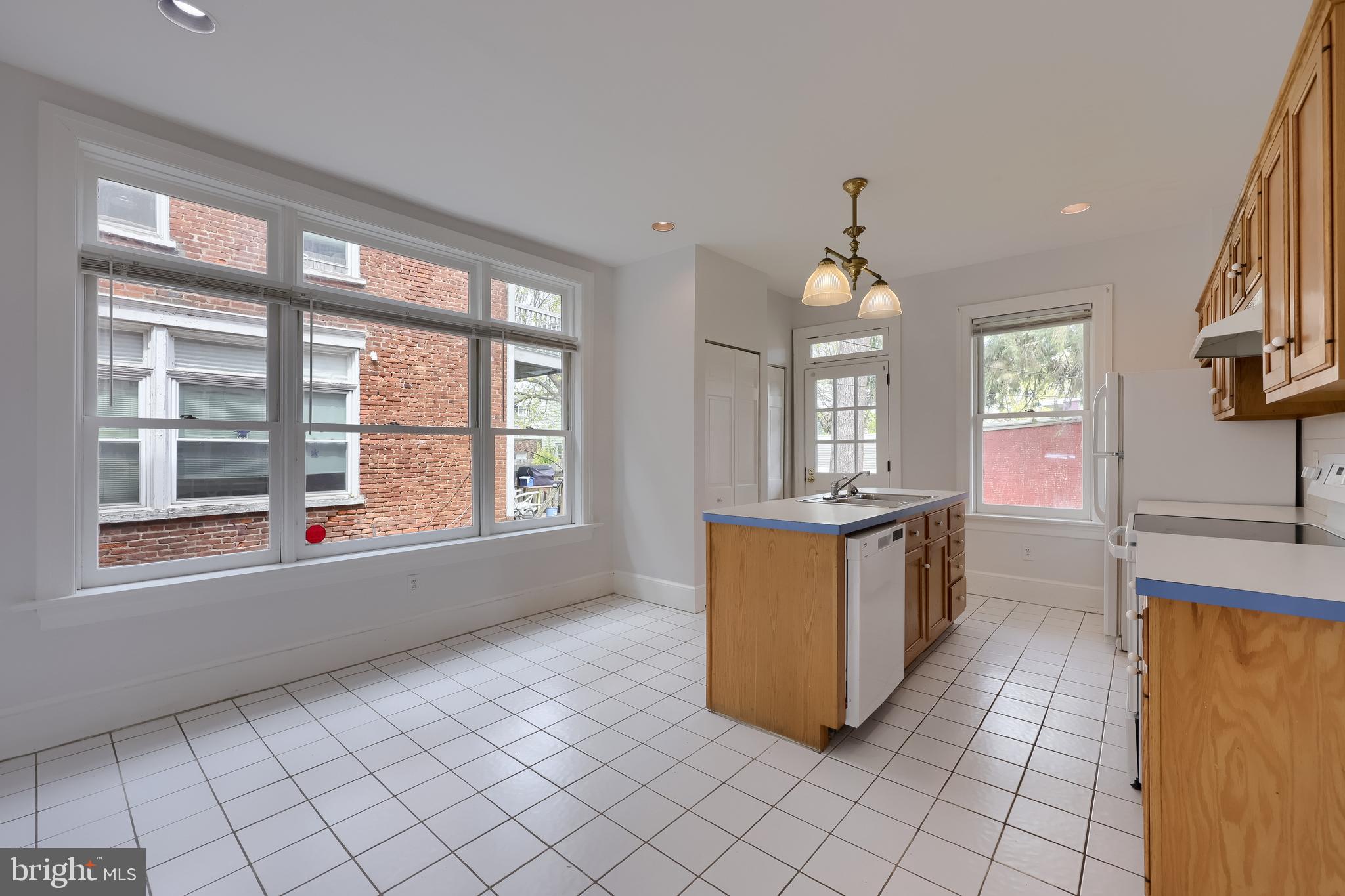 WEST END LANCASTER - Residential