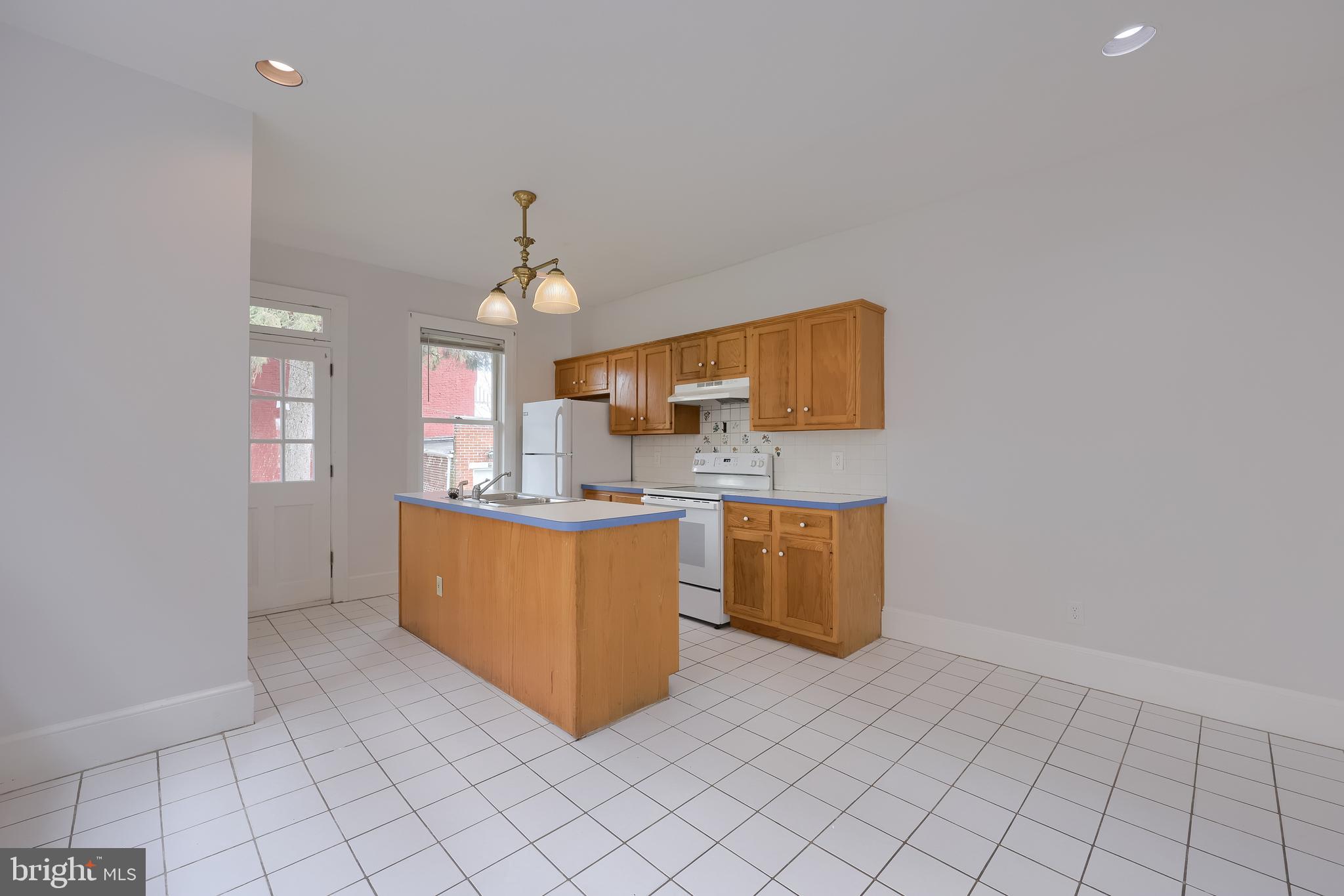 WEST END LANCASTER - Residential