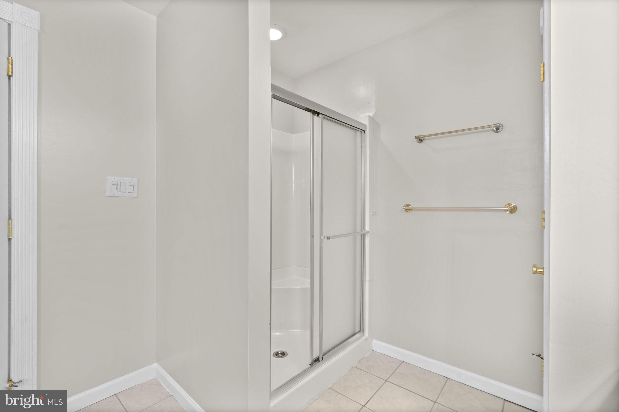 NOTTINGHAM WOODS - Residential