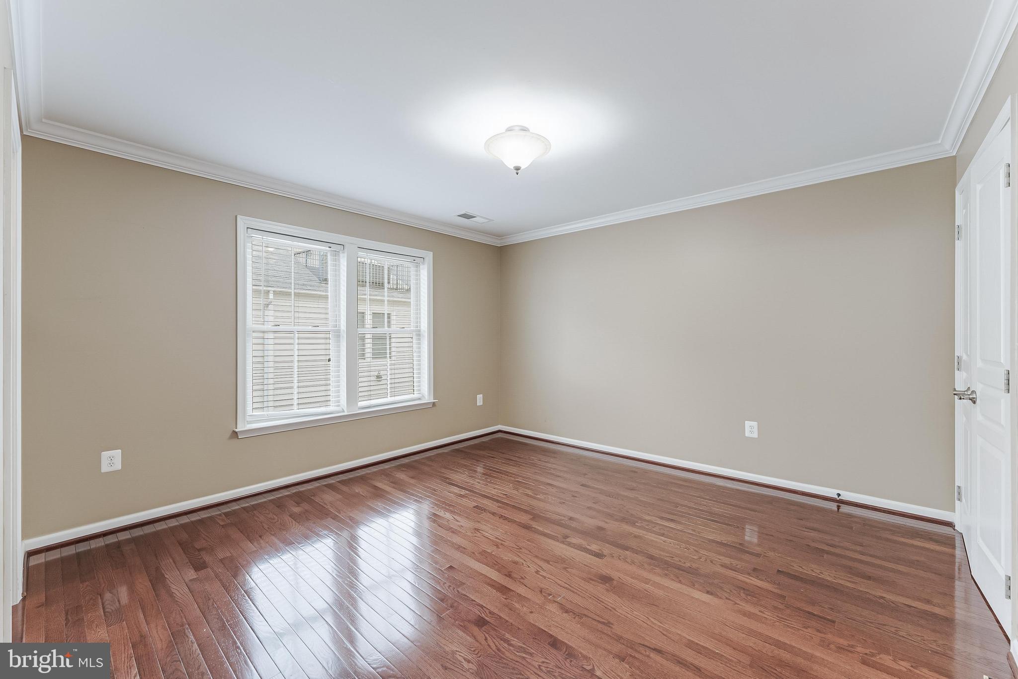 SHIRLINGTON CREST - Residential