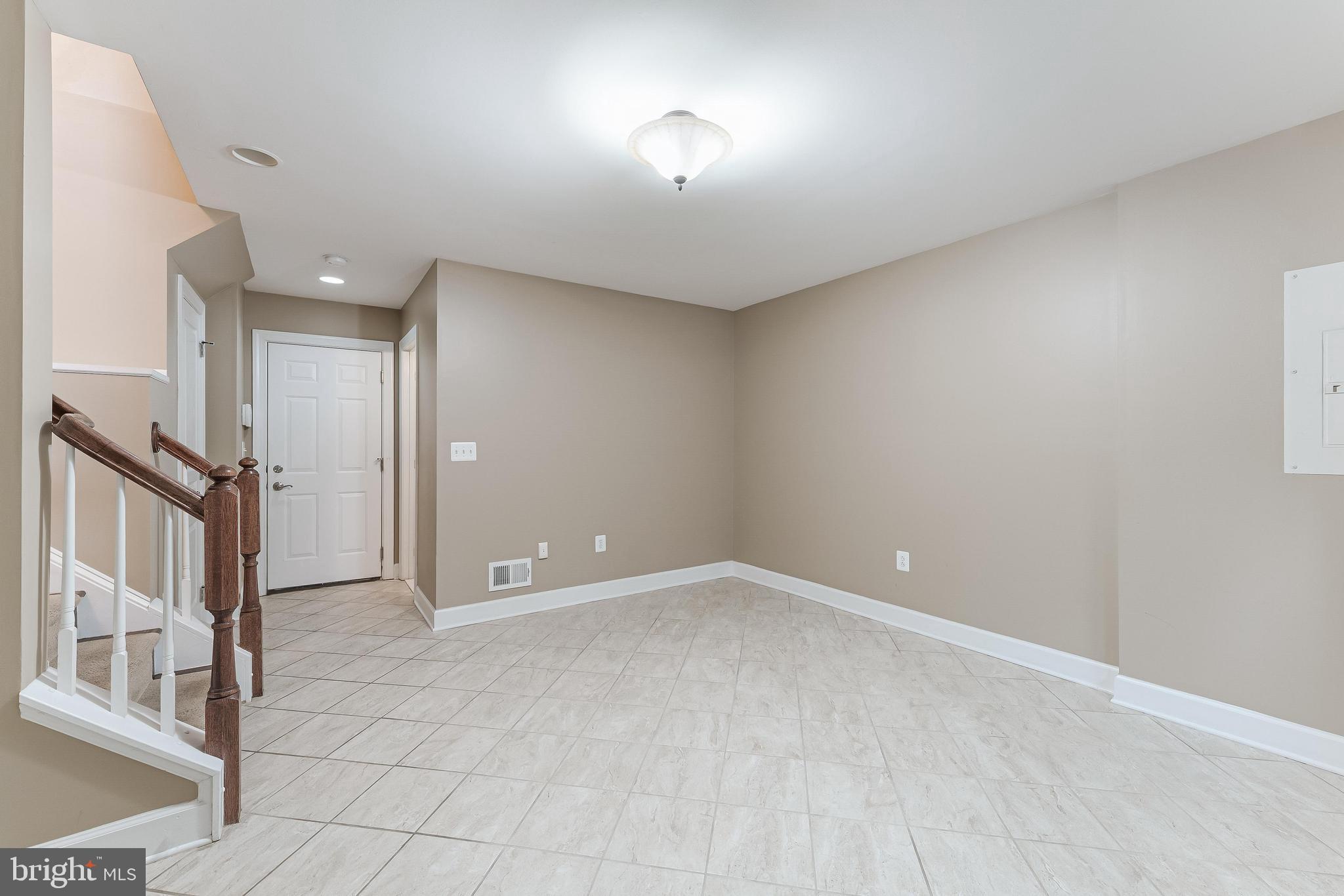 SHIRLINGTON CREST - Residential