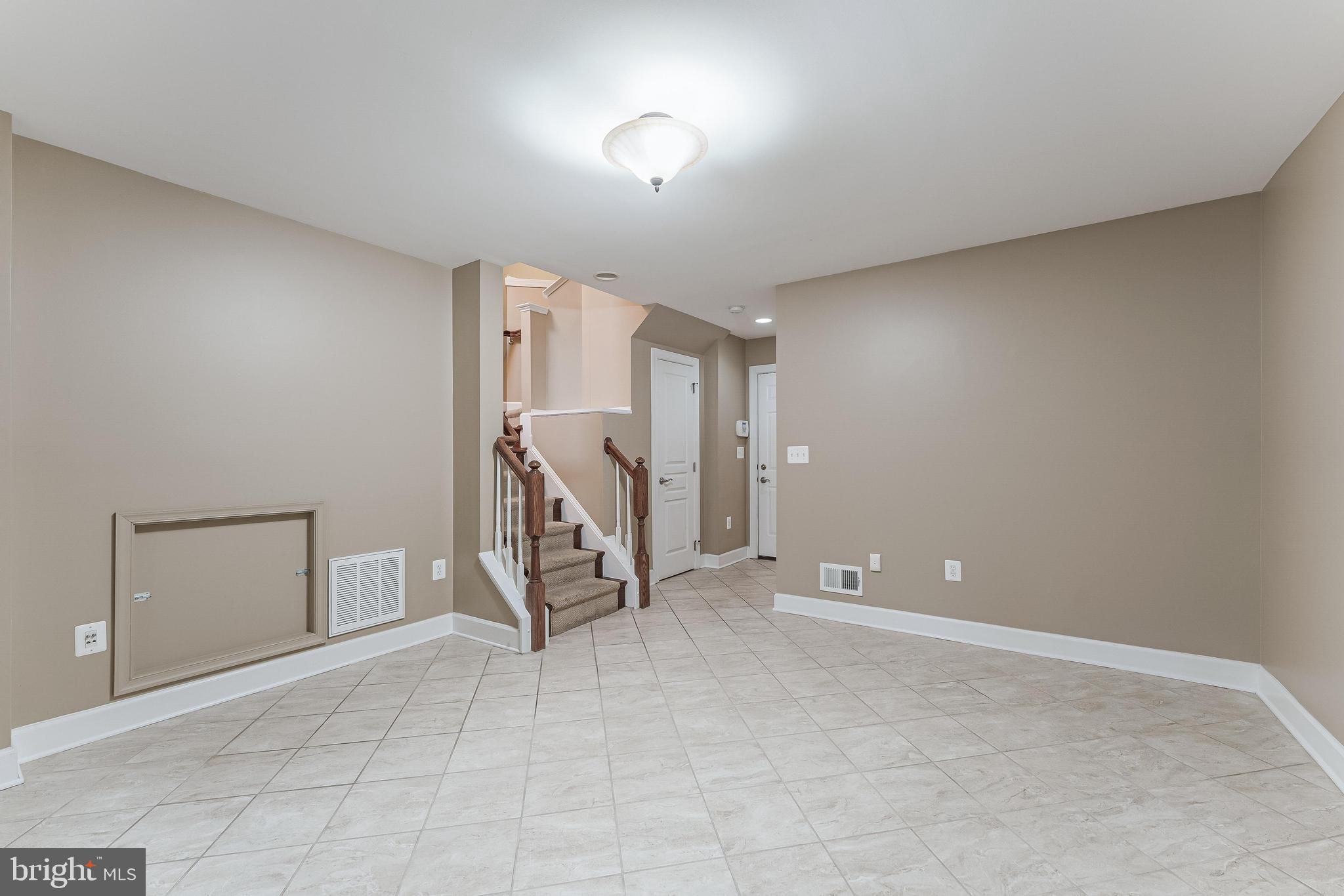 SHIRLINGTON CREST - Residential