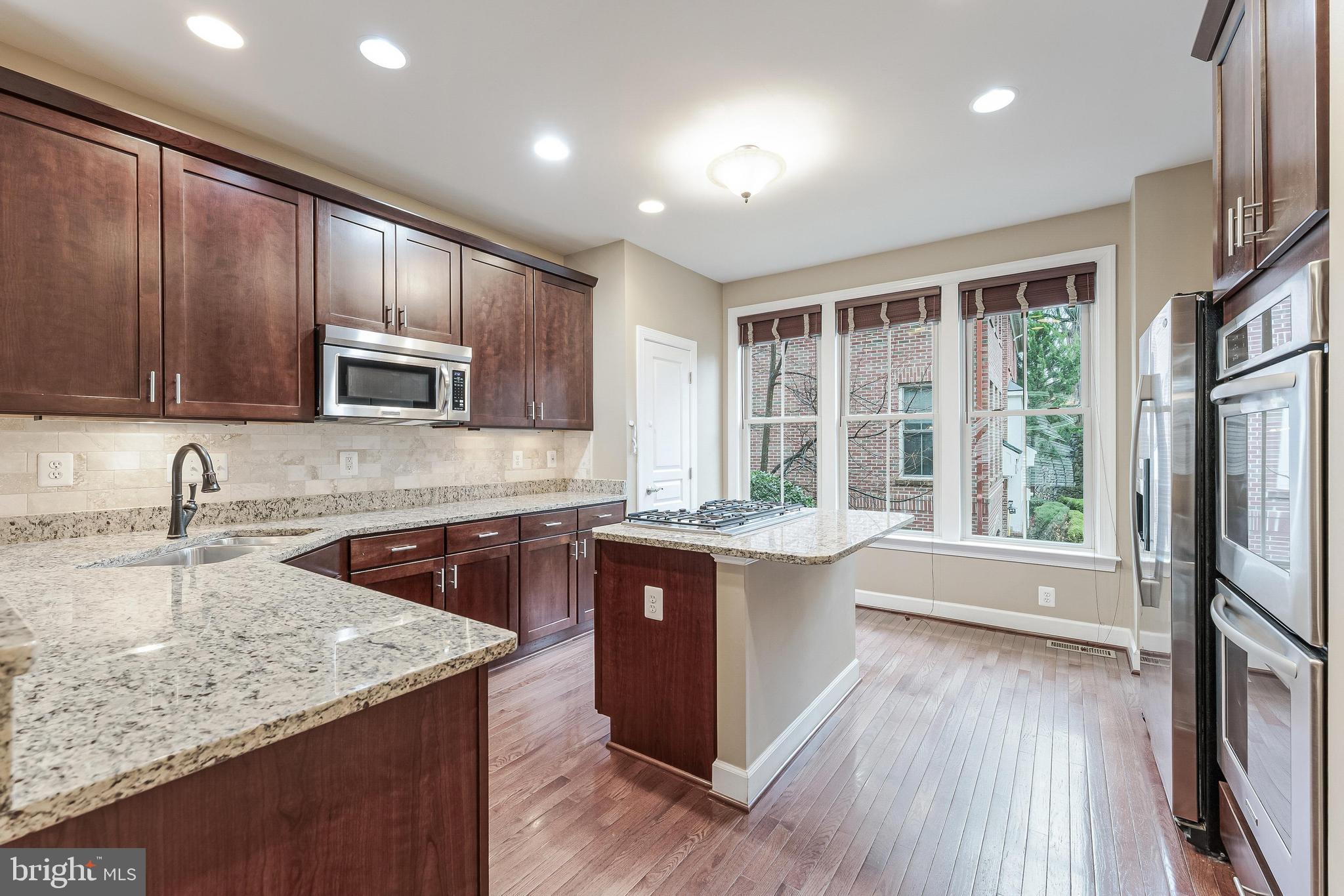 SHIRLINGTON CREST - Residential