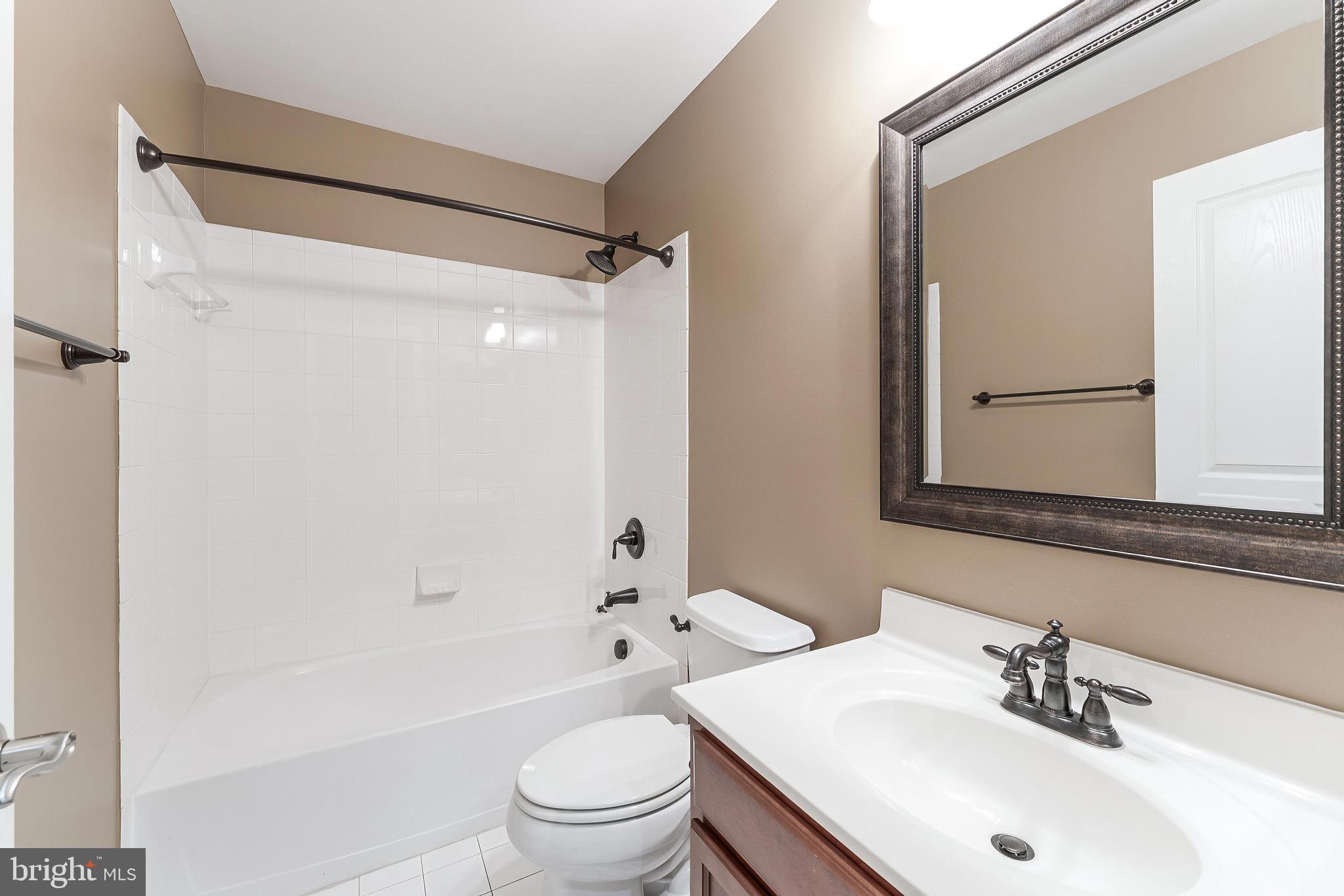 SHIRLINGTON CREST - Residential