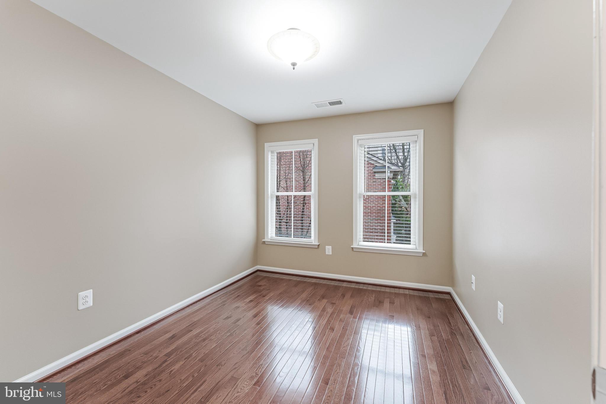 SHIRLINGTON CREST - Residential