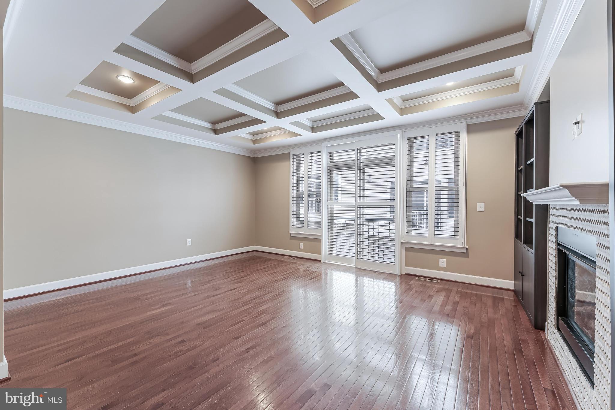 SHIRLINGTON CREST - Residential