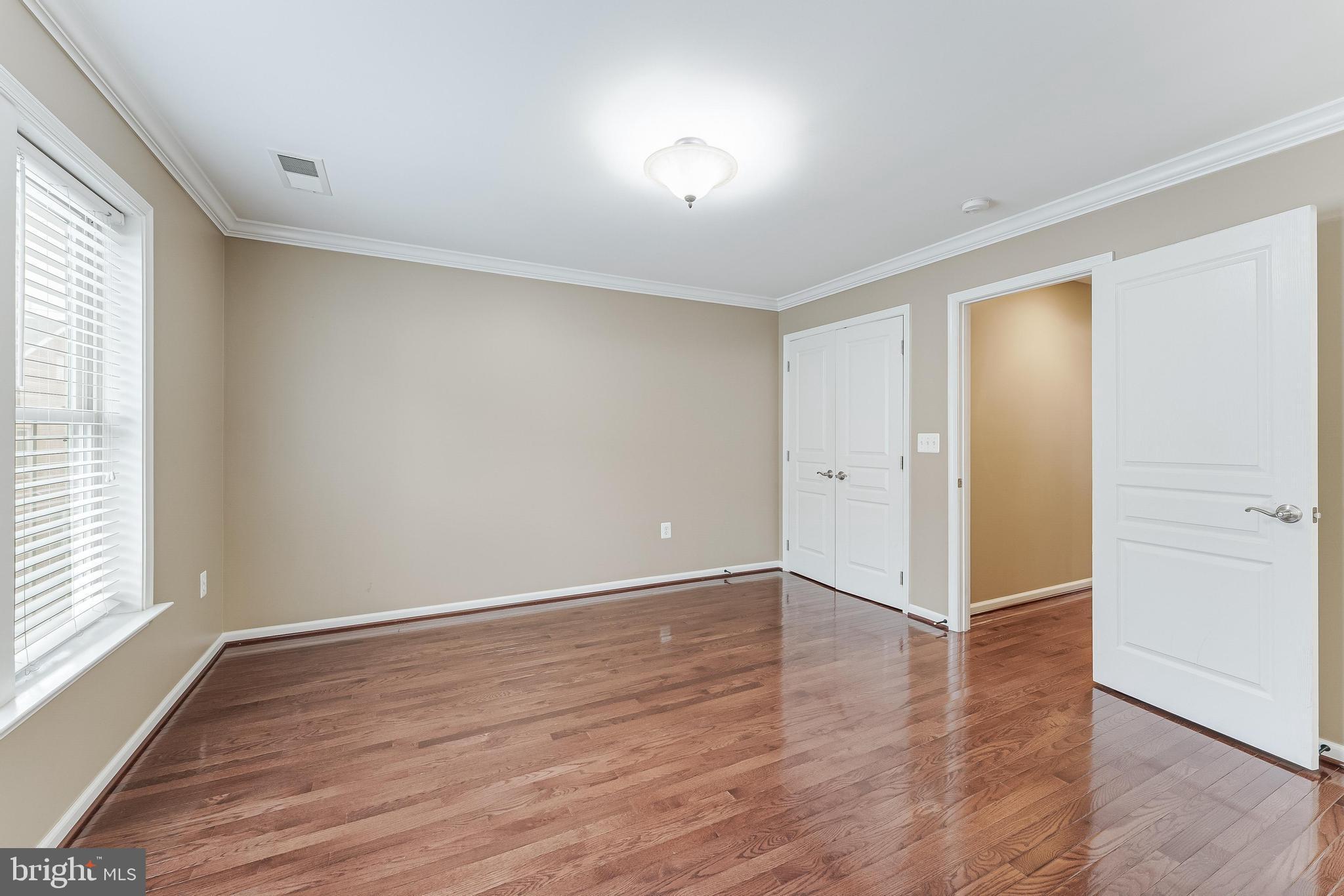 SHIRLINGTON CREST - Residential