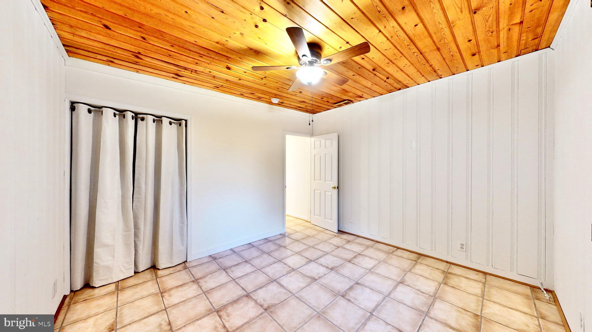 COBB ISLAND - Residential