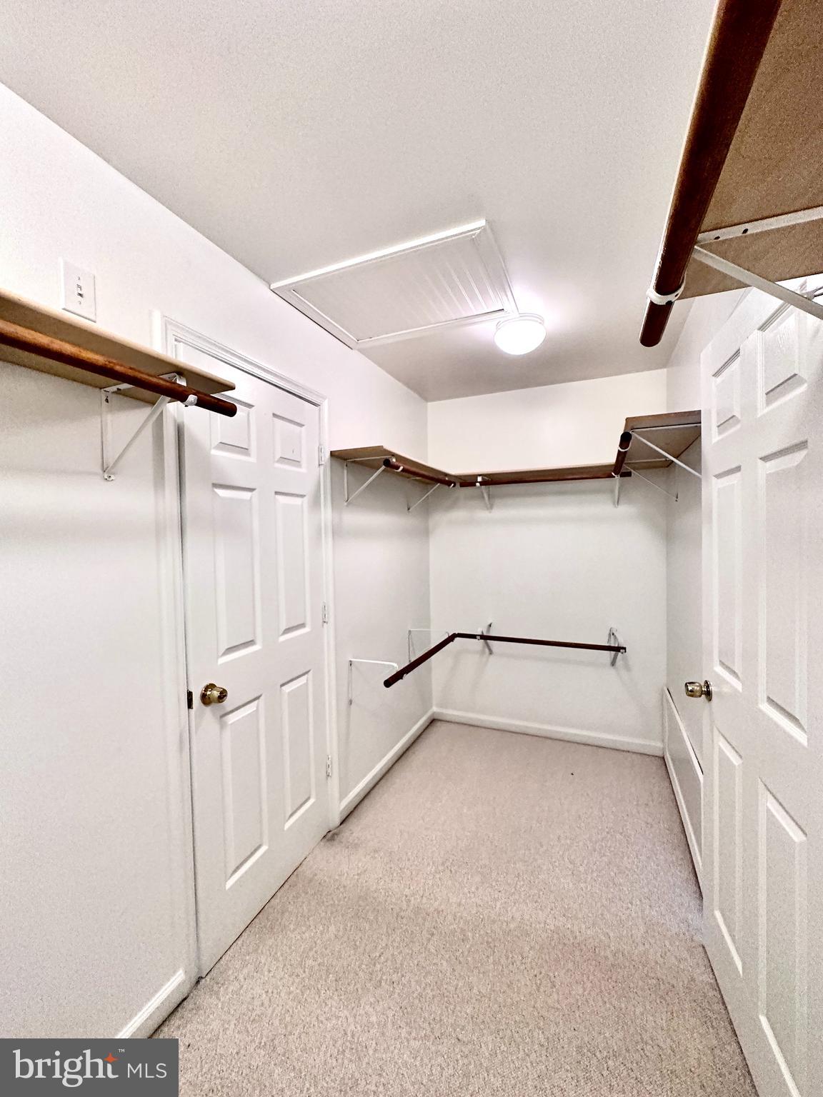 COBB ISLAND - Residential