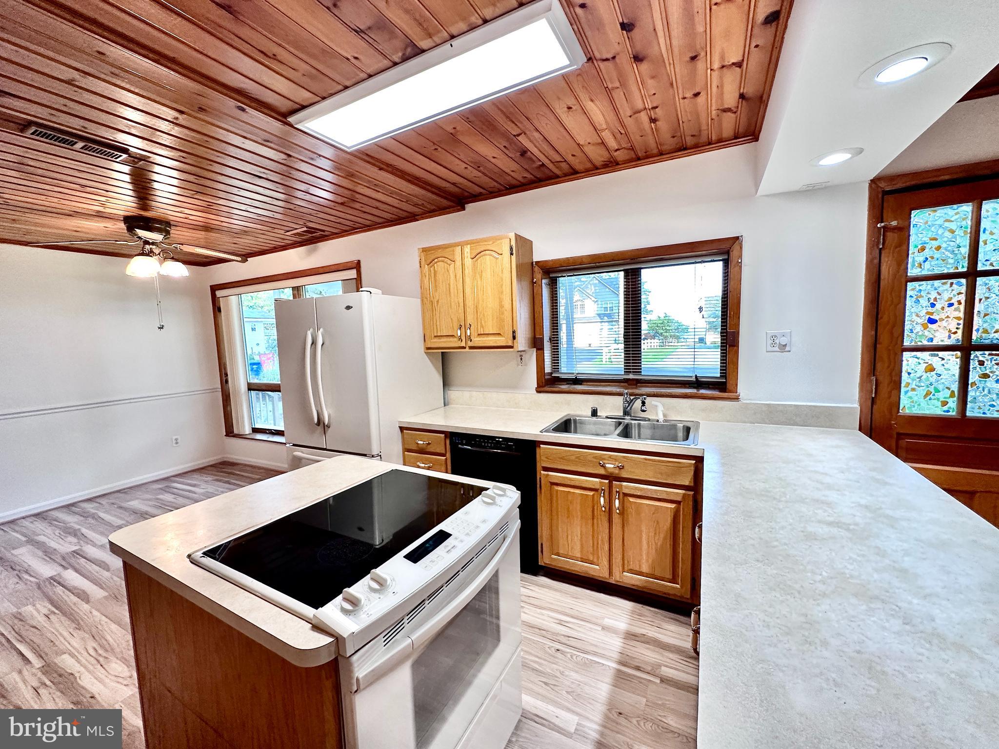 COBB ISLAND - Residential