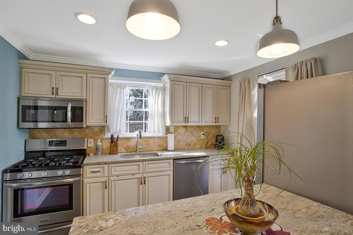 HYATTSVILLE HILLS - Residential