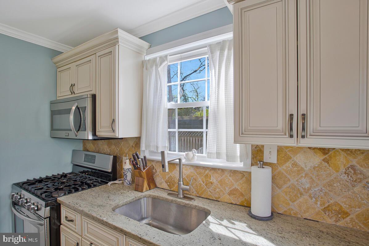 HYATTSVILLE HILLS - Residential