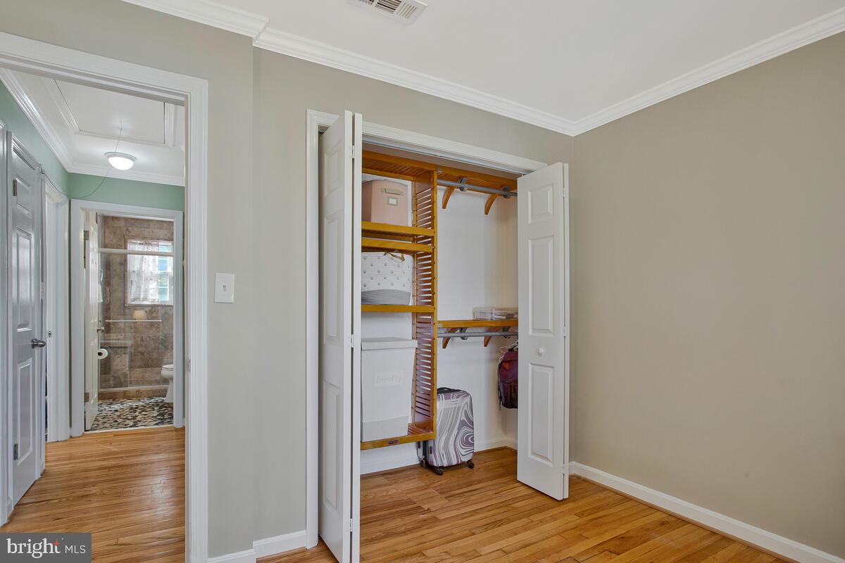 HYATTSVILLE HILLS - Residential