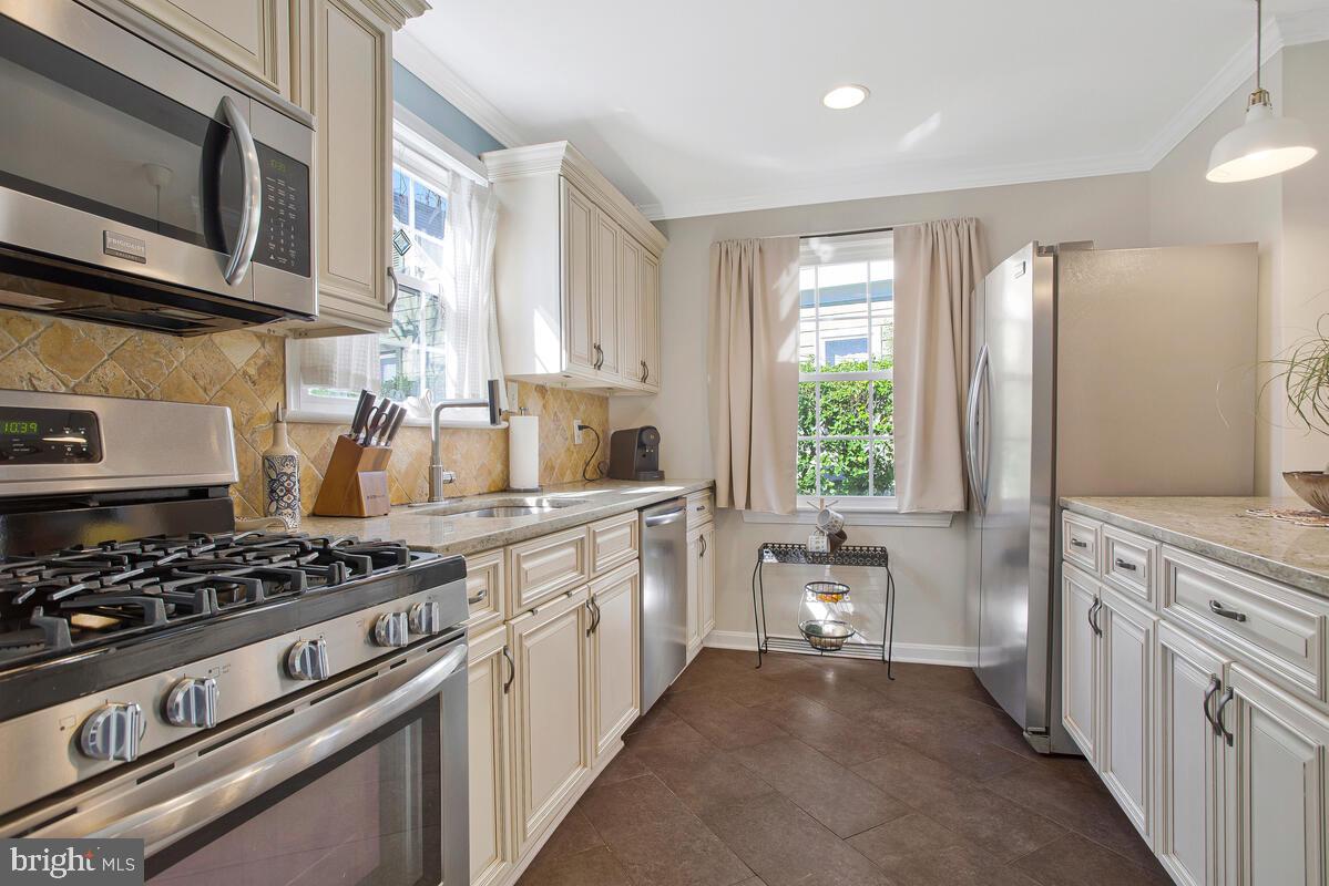 HYATTSVILLE HILLS - Residential