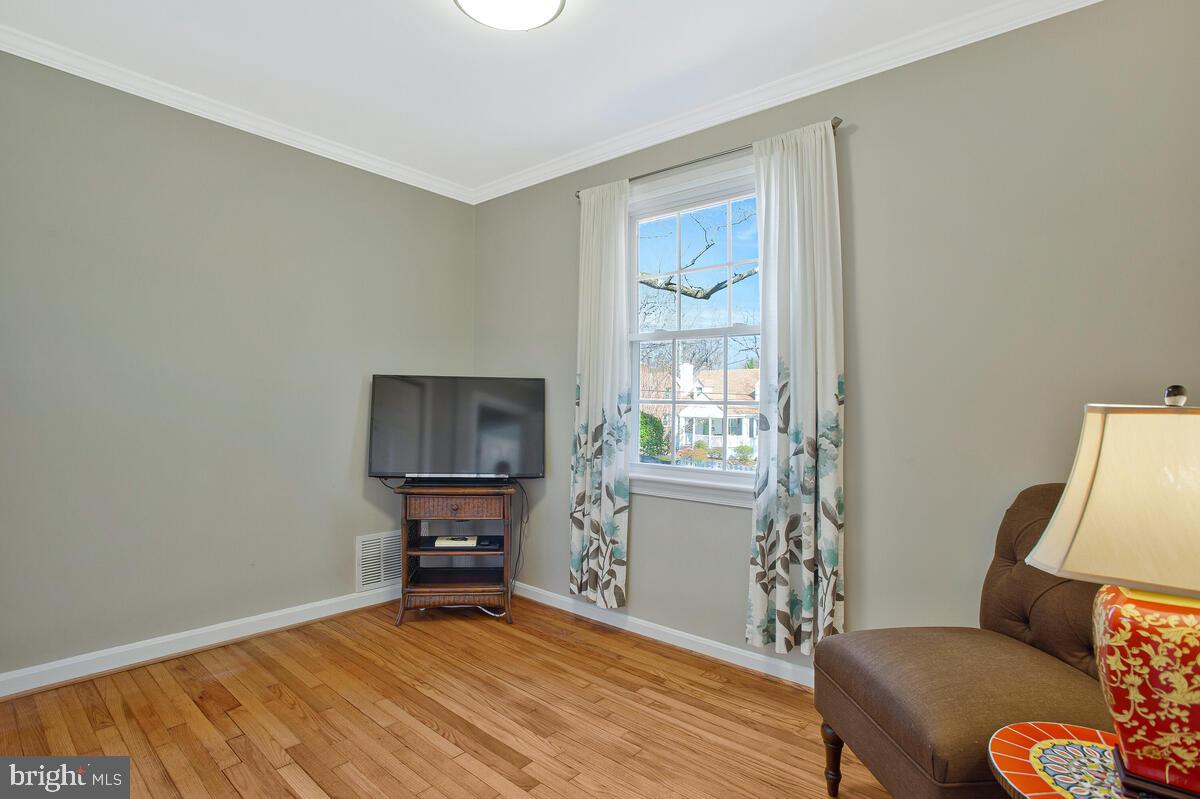 HYATTSVILLE HILLS - Residential