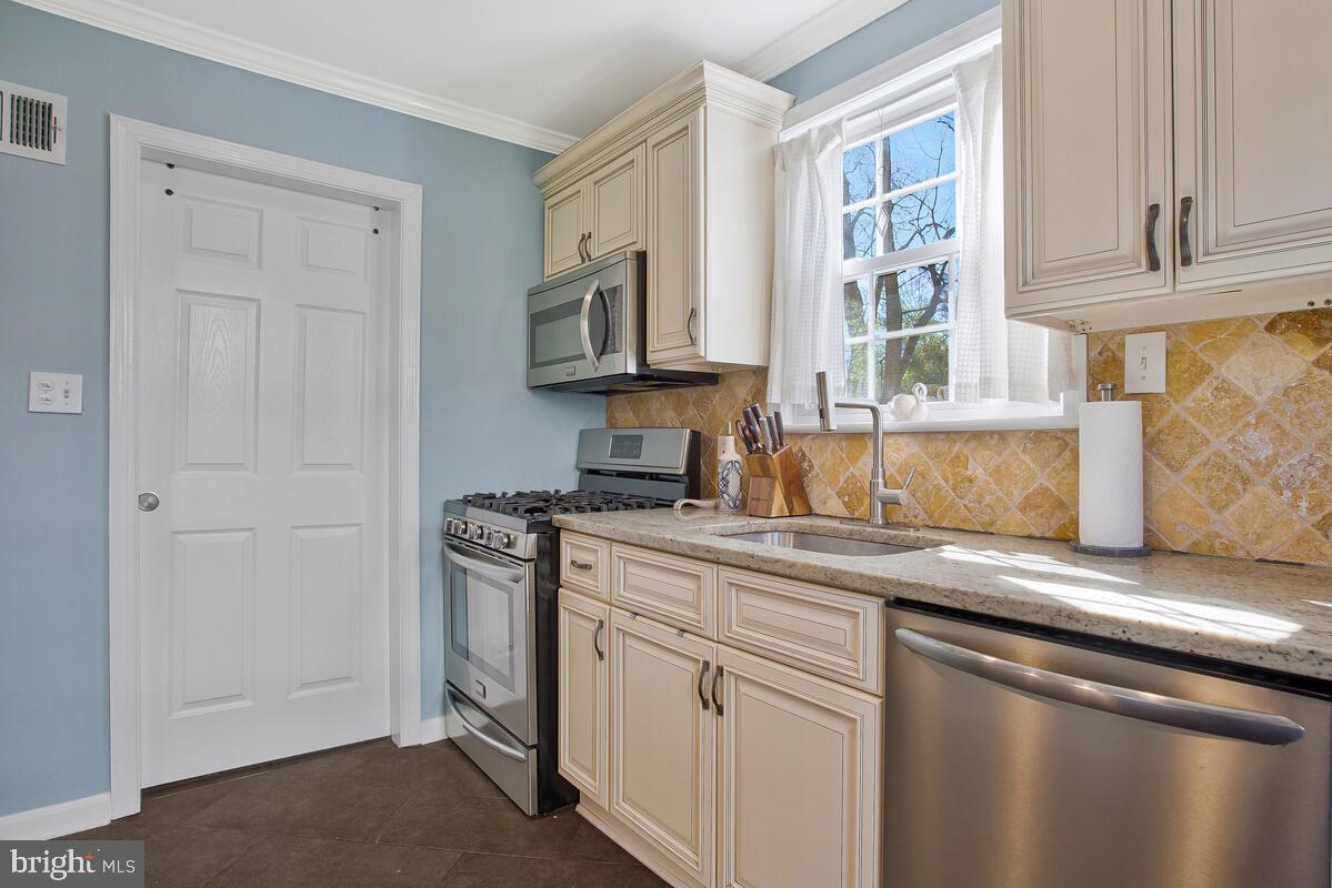 HYATTSVILLE HILLS - Residential