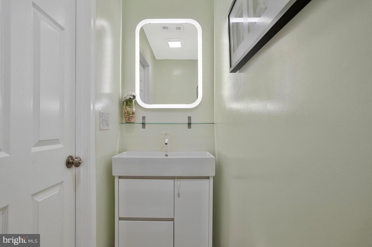 HYATTSVILLE HILLS - Residential