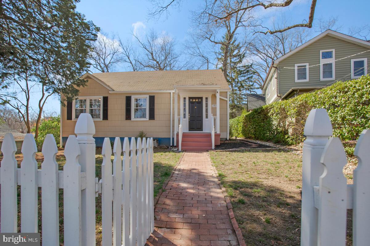 HYATTSVILLE HILLS - Residential