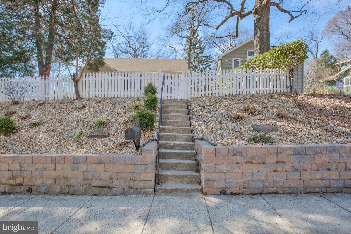 HYATTSVILLE HILLS - Residential