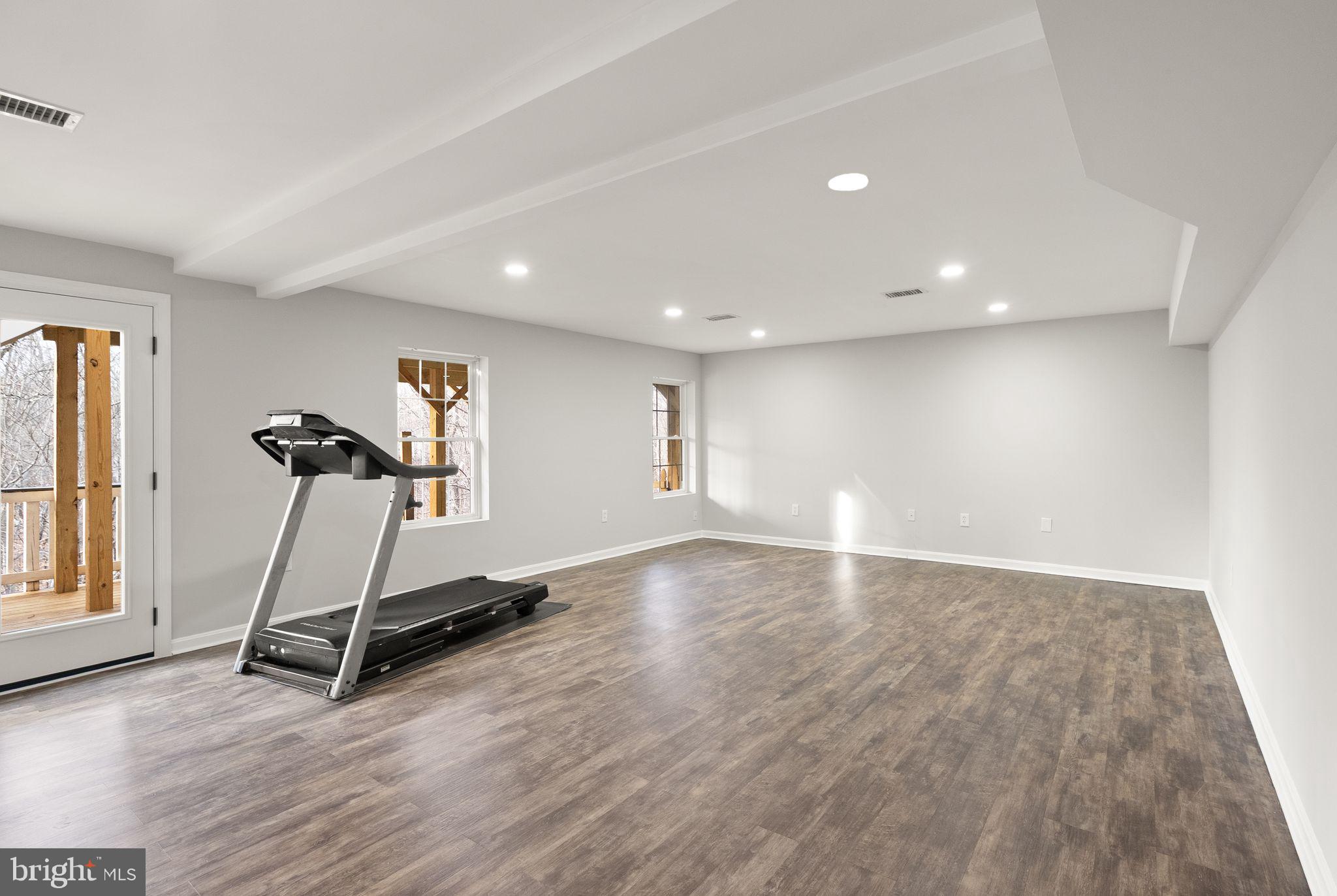 POTOMAC HUNT - Residential