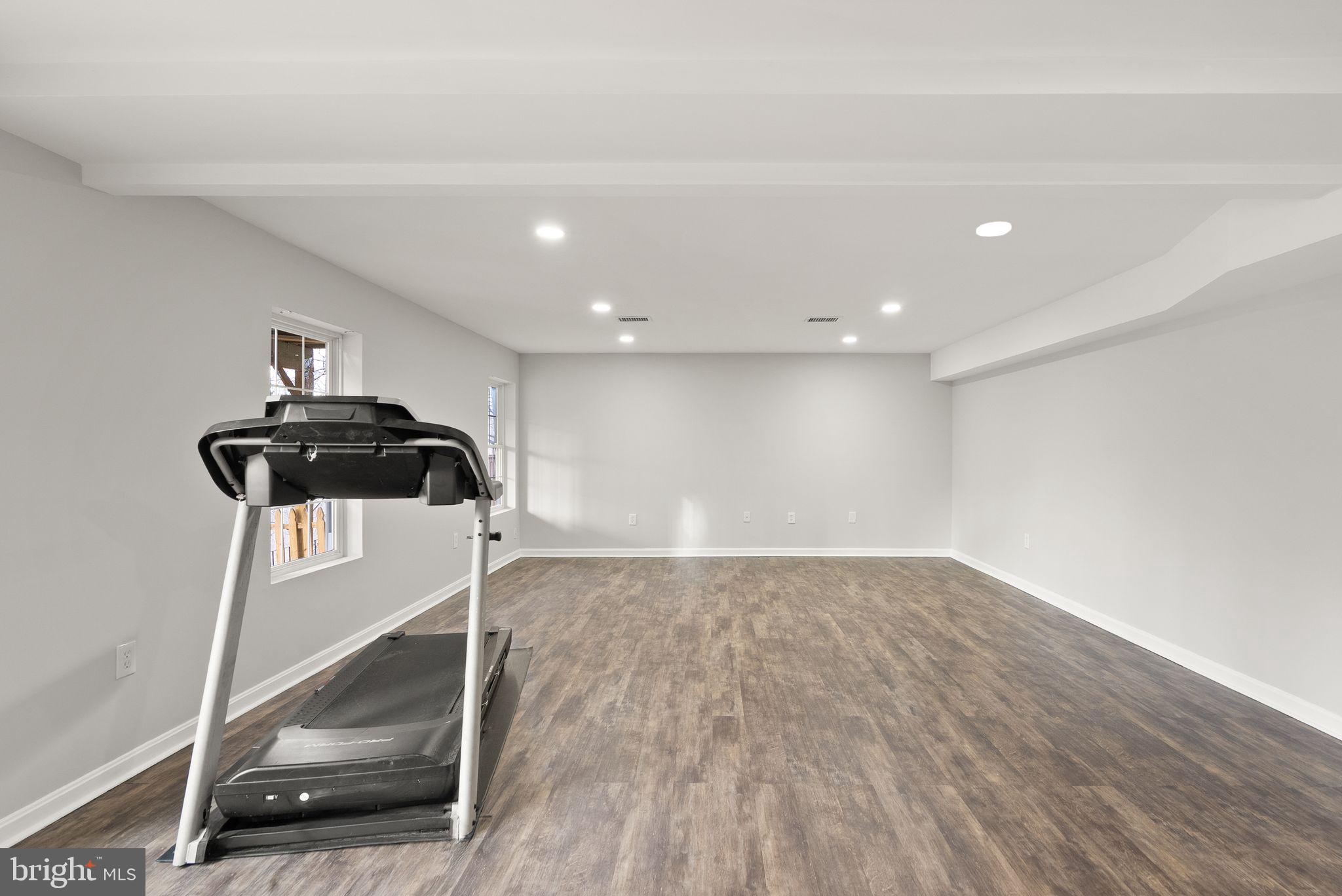 POTOMAC HUNT - Residential